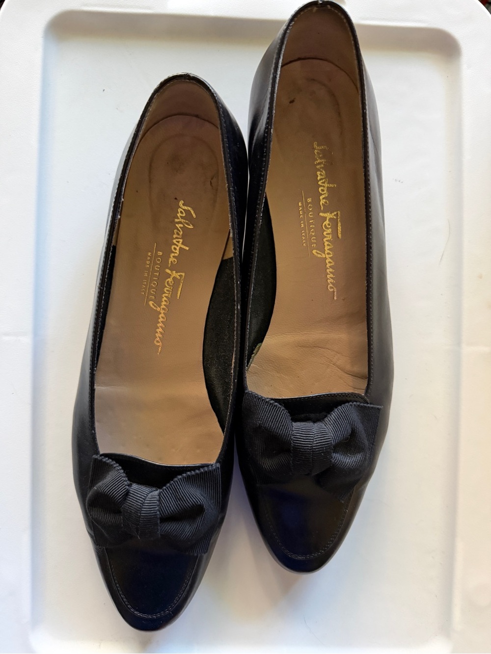 Salvatore Ferragamo Black Leather Bow Loafers - Women's